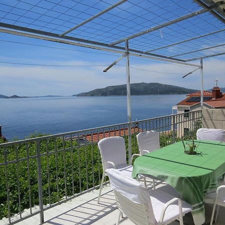 Apartments Lovric - 30 Meters To The Beach Trogir Exterior photo