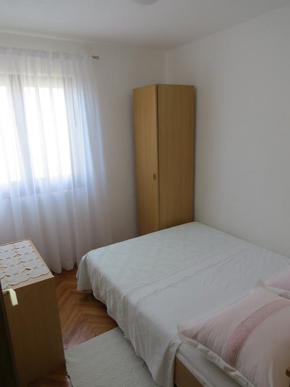 Apartments Lovric - 30 Meters To The Beach Trogir Exterior photo